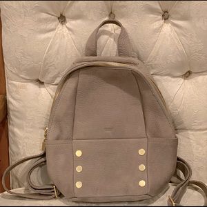 Hammitt Hunter medium. EUC. There is slight rub mark on bottom of bag. See pic.